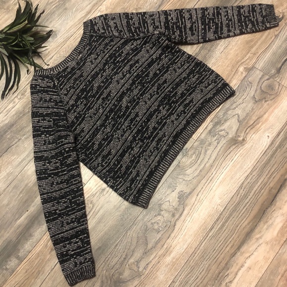 - {Calvin Klein} Black & White Knit Sweater … - Picture 5 of 8